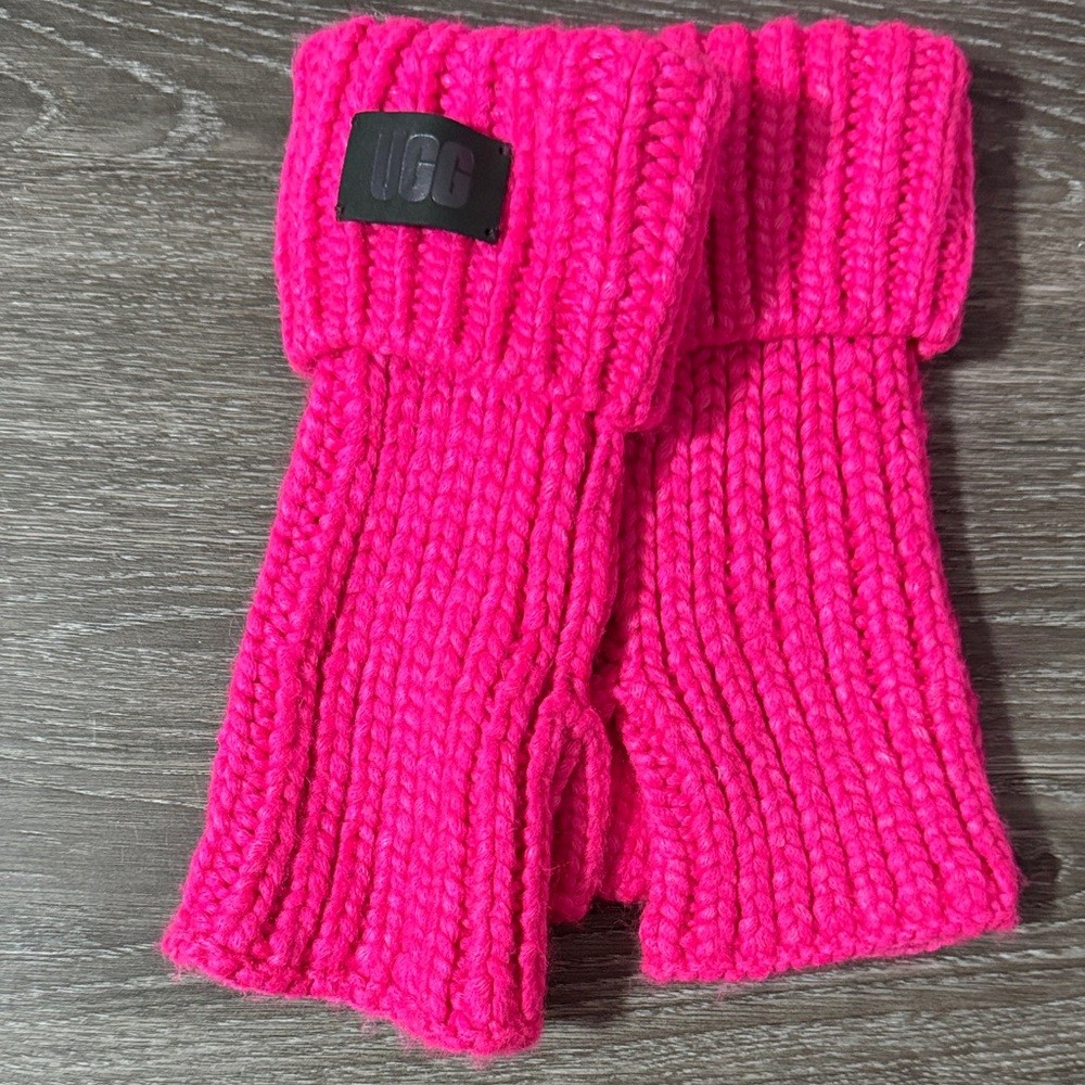 UGG Women’s Bright Pink Knit Fingerless Gloves